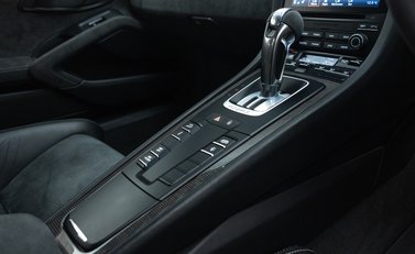 Porsche 911 GT2 RS Weissach (991) 27