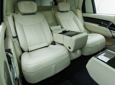Land Rover Range Rover D350 AUTOBIOGRAPHY LWB 18