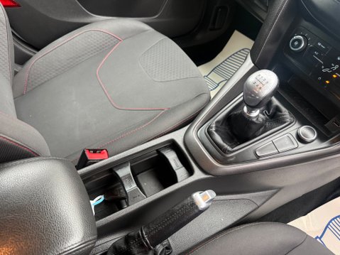 Ford Focus 1.0T EcoBoost ST-Line Hatchback 5dr Petrol Manual Euro 6 (s/s) (140 ps) 36