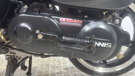 Sinnis Twist 2022 1K 50CC SCOOTER LEARNER BIKE NEW MOT SERVICED 25