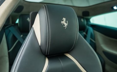 Ferrari GTC4 Lusso V12 13