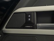 Land Rover Defender 3.0 Defender X-Dynamic HSE D MHEV Auto 4WD 3dr 33