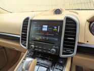 Porsche Cayenne 3.0 Cayenne D Platinum Edition V6 Tiptronic S A 4WD 5dr 68