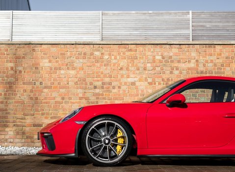 Porsche 911 GT3 Touring 27