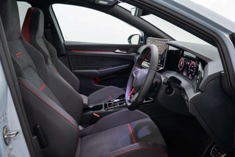 Volkswagen Golf 2.0 Golf GTi Clubsport TSi Semi-Auto 5dr 24