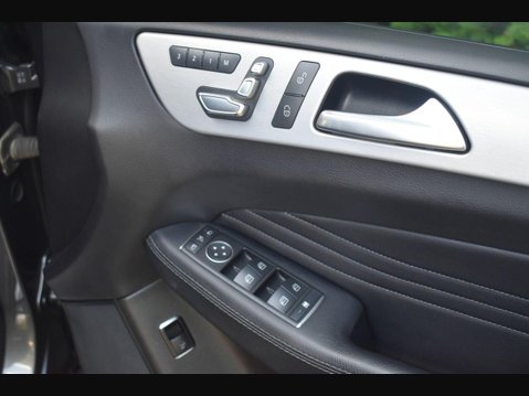 Mercedes-Benz GLE 3.0 GLE350d V6 AMG Line (Premium) SUV 5dr Diesel G-Tronic 4MATIC Euro 6 (s/ 11