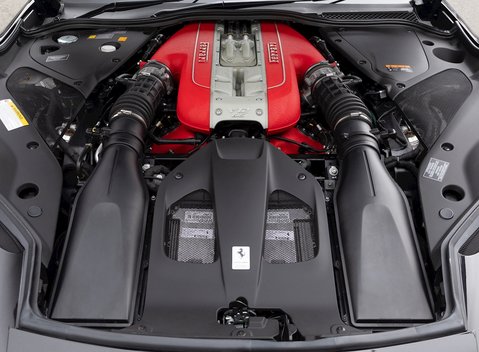 Ferrari 812 Superfast 30