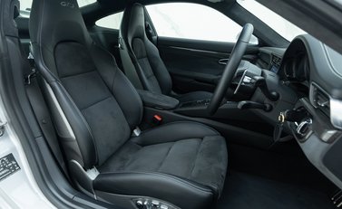 Porsche 911 GT3 (991.2) 10