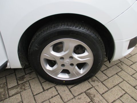 Dacia Logan 0.9 TCe Laureate Euro 6 (s/s) 5dr 12