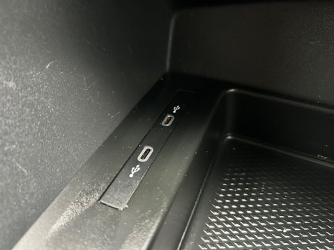 Volkswagen Caddy C20 TDI COMMERCE 30