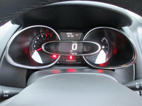 Renault Clio 0.9 TCe Play Euro 6 (s/s) 5dr 15