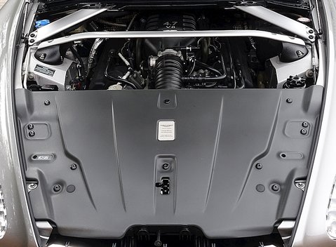 Aston Martin V8 Vantage S 3