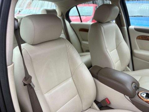 Jaguar S-Type 2.7D V6 SE Saloon 4dr Diesel Automatic (179 g/km, 206 bhp) 15