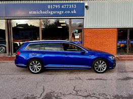 Volkswagen Passat 1.5 Passat R-Line TSi Evo 5dr 10