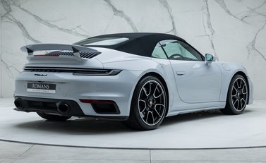 Porsche 911 Turbo S Cabriolet (992) 8