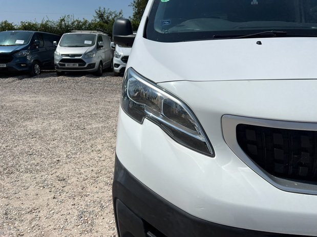 Peugeot Expert Crew Cab (SOLD) MWB L2H1 Low Roof Professional 3100 Air Con Alloys Sensors 20