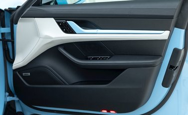 Porsche Taycan 4S 24