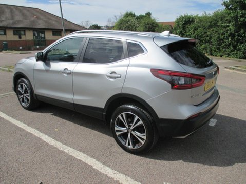 Nissan Qashqai 1.3 DIG-T N-Connecta Euro 6 (s/s) 5dr 8