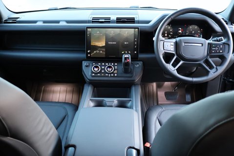 Land Rover Defender 110 2026  MODEL D350 HARD TOP X-DYNAMIC HSE SEEKER STYLED  REAR GENUINE SEATS 19