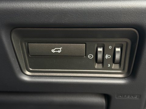 Land Rover Range Rover Evoque 2.2 SD4 Pure Auto 4WD Euro 5 (s/s) 5dr 82