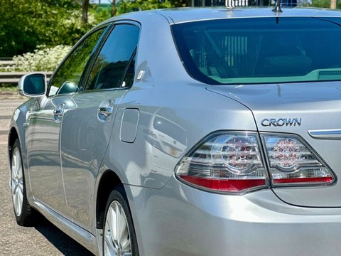 Toyota Crown 3.5 Hybrid Special Edition 5dr 9