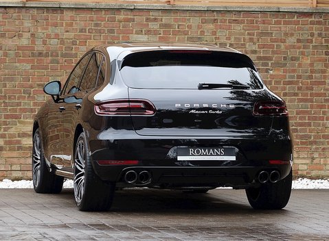 Porsche Macan Turbo Performance Package 11