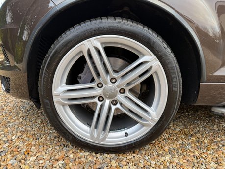 Audi Q7 3.0 TDI V6 S line Plus Tiptronic quattro Euro 5 (s/s) 5dr 12