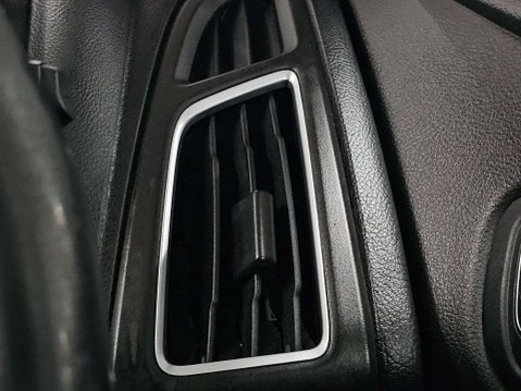 Ford Focus 1.0 Titanium 5dr 69