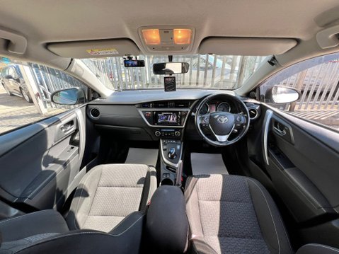 Toyota Auris VVT-I ICON PLUS 26