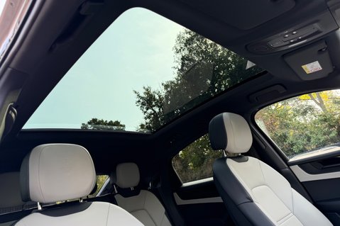 Porsche Cayenne V6 E-HYBRID BLACK EDITION -MATRIX LEDS -360 CAMS -WHITE LEATHER INTERIOR 74