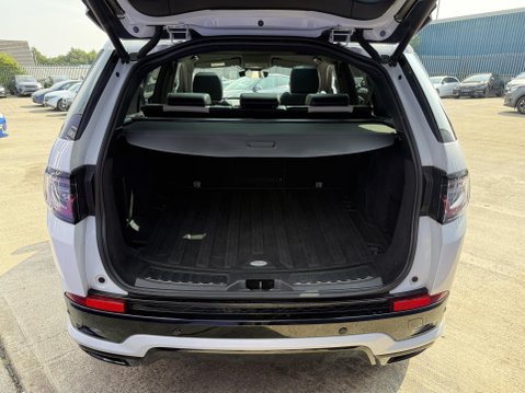 Land Rover Discovery Sport 1.5 P300e 12.2kWh R-Dynamic SE SUV 5dr Petrol Plug-in Hybrid Auto 4WD Euro 19