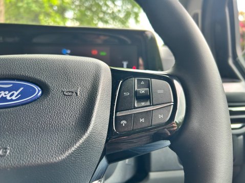 Ford Transit Custom 320 LIMITED L1H1 P/V ECOBOOST 17