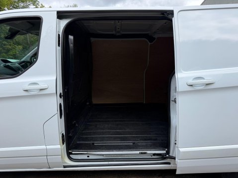 Ford Transit Custom 2.2 TDCi 290 Limited Panel Van 5dr Diesel Manual L2 H1 (186 g/km, 123 bhp) 24