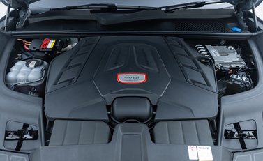 Porsche Cayenne TURBO GT 42