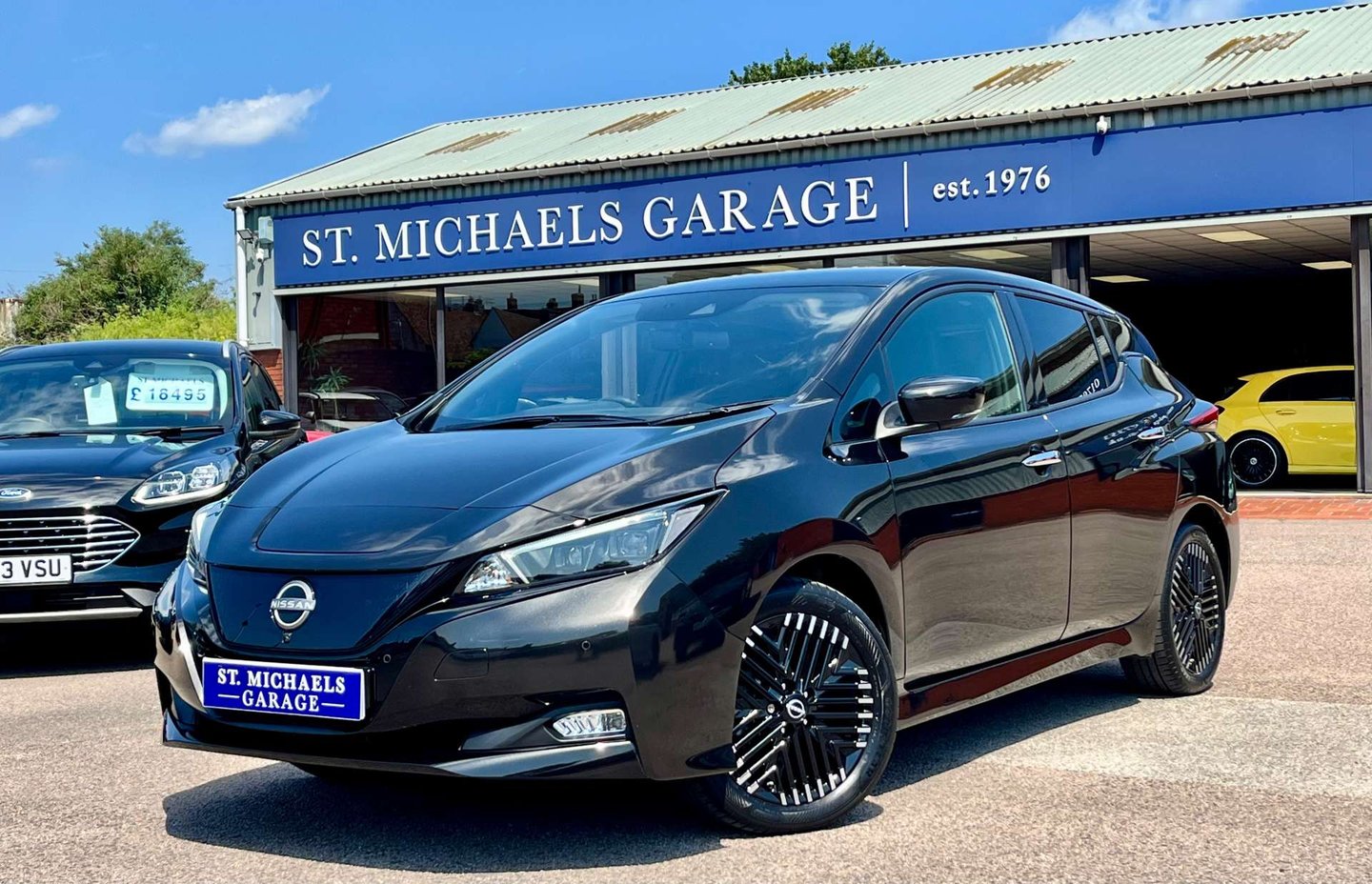 2023 NISSAN LEAF