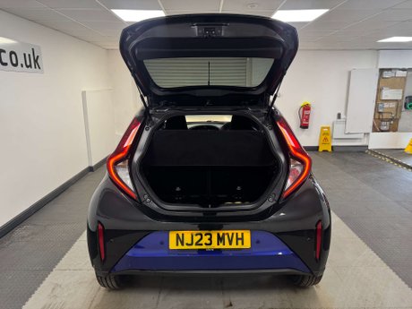 Toyota Aygo X 1.0 Aygo X Edge VVT-i 5dr 27