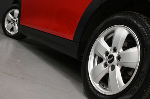 Mini Hatch 1.5 Cooper Classic Auto 5dr 32