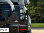 Land Rover Defender V8 21