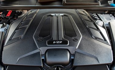 Bentley Bentayga V8 31