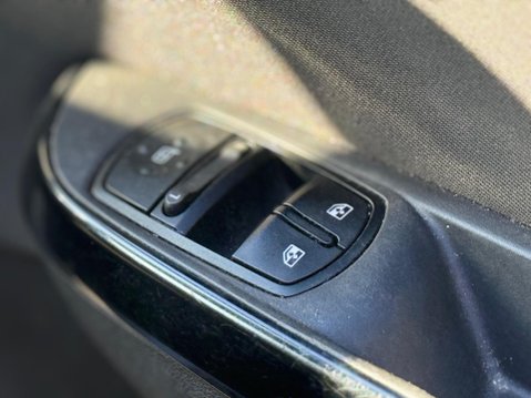Vauxhall Corsa 1.2i Excite Euro 6 3dr (a/c) 3