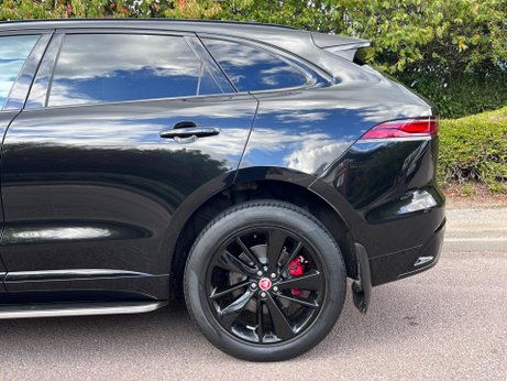 Jaguar F-Pace 2.0 D200 MHEV R-Dynamic Black Auto AWD Euro 6 (s/s) 5dr 12