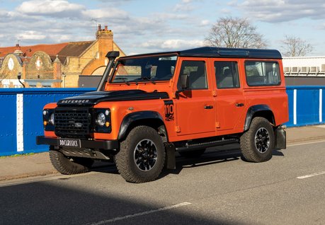 Land Rover Defender 110 Adventure