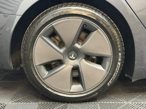 Tesla Model 3 (Dual Motor) Long Range Auto 4WDE 4dr 26