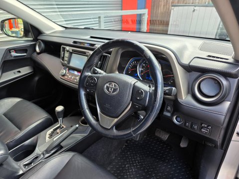 Toyota Rav 4 VVT-I INVINCIBLE Auto 21