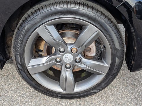 Hyundai Veloster 1.6 GDi Euro 5 4dr 27