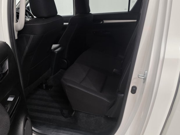 Toyota Hilux Toyota Hilux Diesel Icon D/Cab Pick Up 2.4 D-4D Auto 19