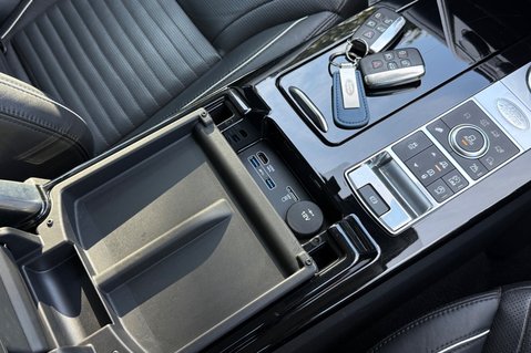 Land Rover Discovery TD6 HSE LUXURY 58