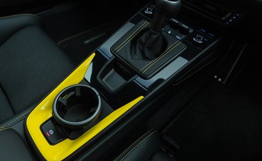 Porsche 911 GT3 TOURING (992) 23