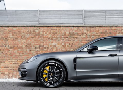 Porsche Panamera Turbo S E-Hybrid Sport Turismo 28