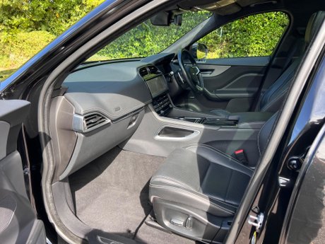Jaguar F-Pace 2.0 D180 Chequered Flag Auto AWD Euro 6 (s/s) 5dr 85